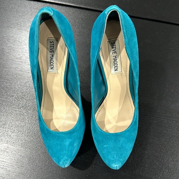 Steve Madden Babylonn Teal Suede Platform Heels - 8 - Picture 6 of 10